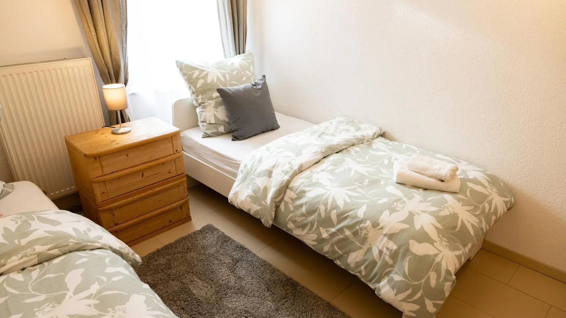 Grosse Schoene Ferienwohnung Mit Kleinem Garten Im Weinort Randersacker Apartment