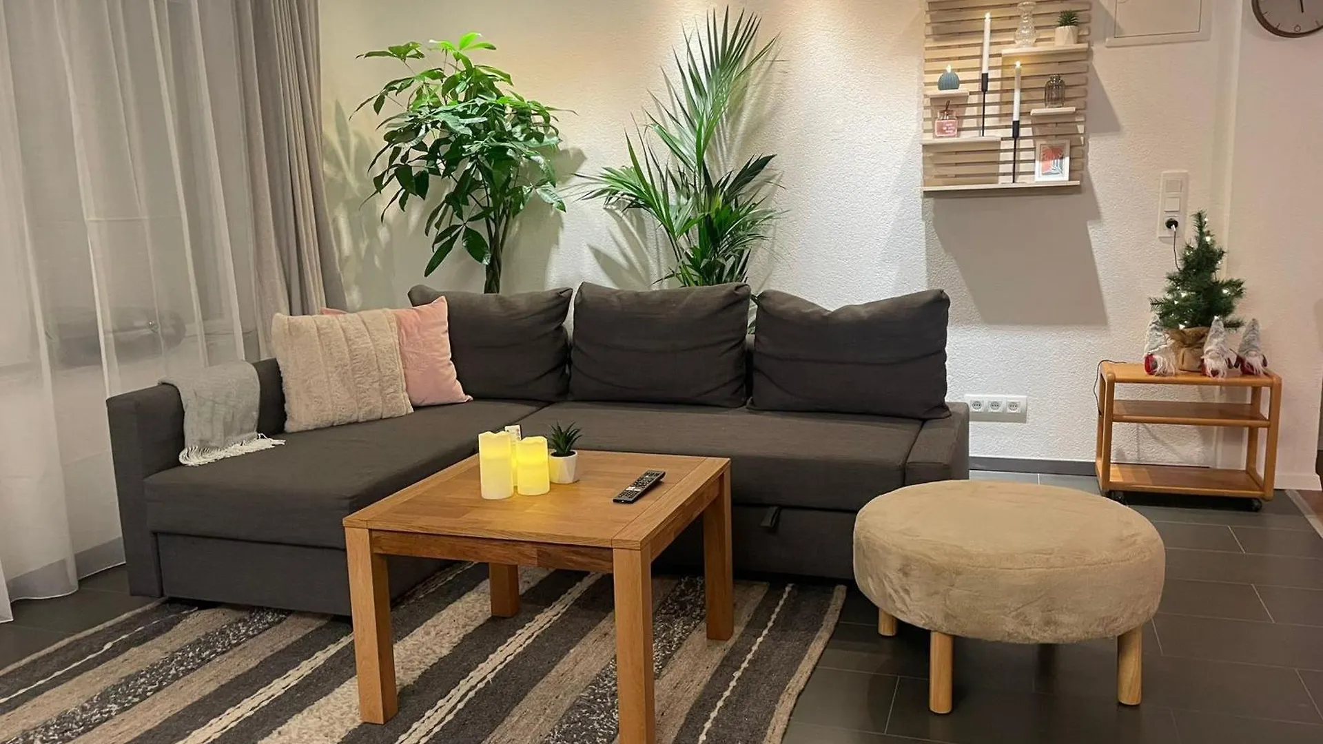 Grosse Schoene Ferienwohnung Mit Kleinem Garten Im Weinort Randersacker location